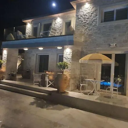 Petros , Luxe Met Prive Zwembad. Villa *