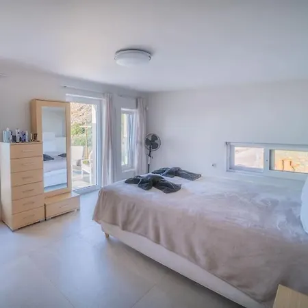 Petros , Luxe Met Prive Zwembad. Villa Malia