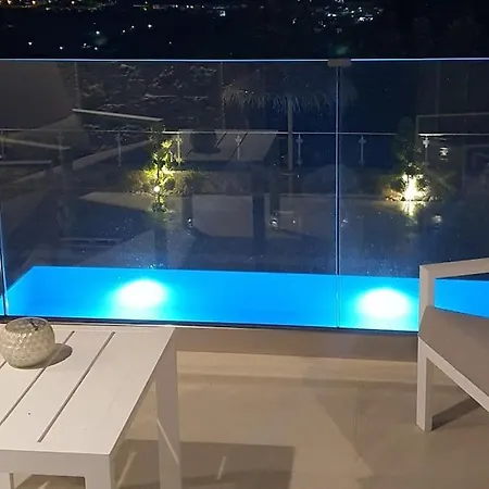 Petros , Luxe Met Prive Zwembad.